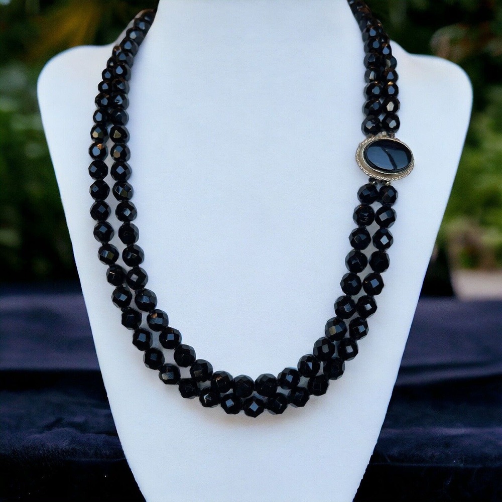 BEAUTIFUL VINTAGE BLACK GLASS MULTI FACETED BEAD 2 STRAND NECKLACE BOX CLASP